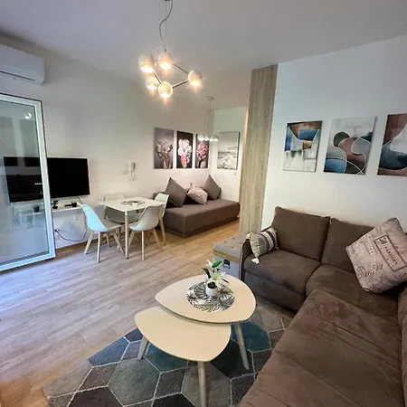 Lueks Stuedyo Apartment Budva